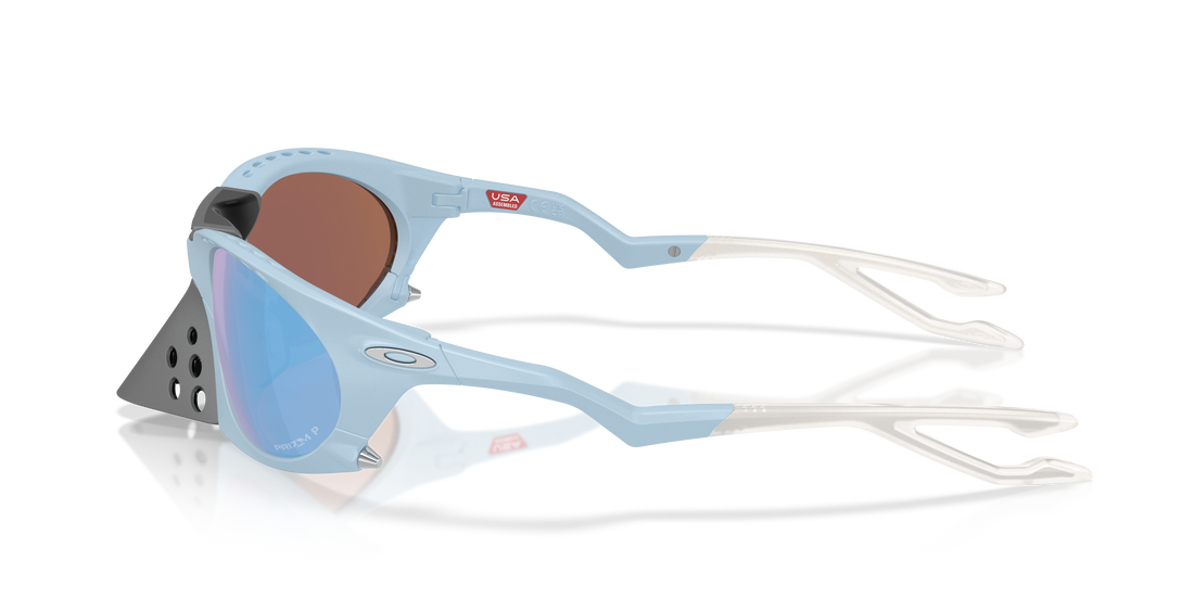 Óculos de sol oakley oo9437 plantaris 943704 gris oval masculino tamanho 63mm - Vista de detalhe