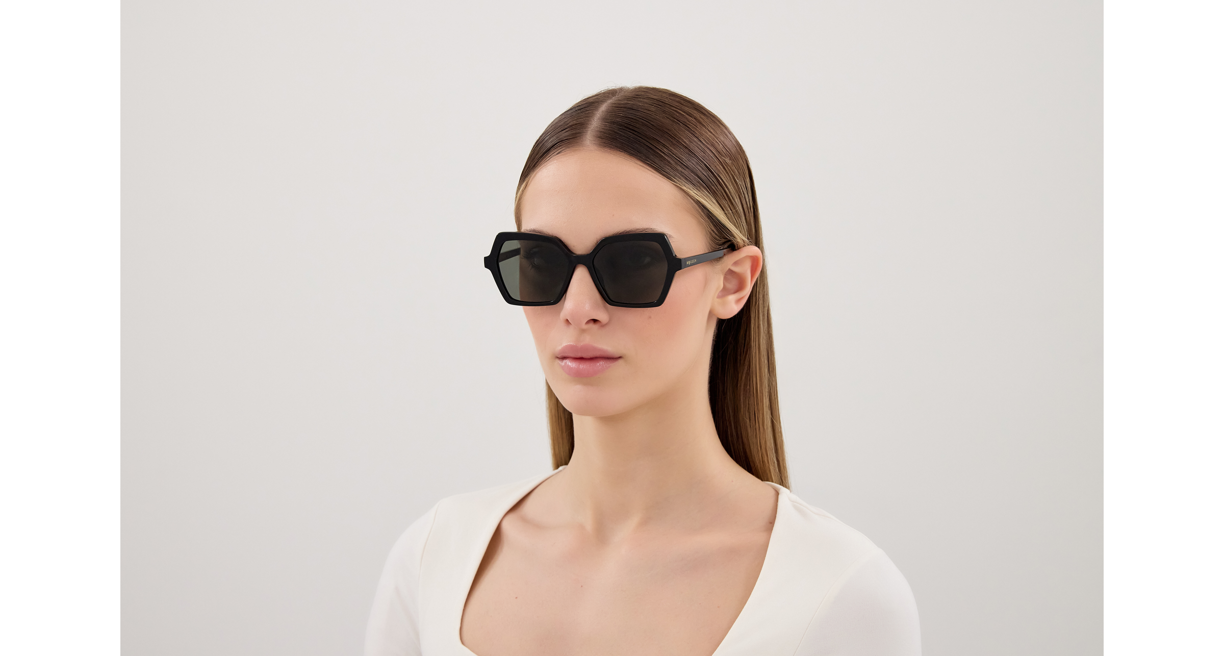 ALEXANDER MCQUEEN AM0537S 001 54