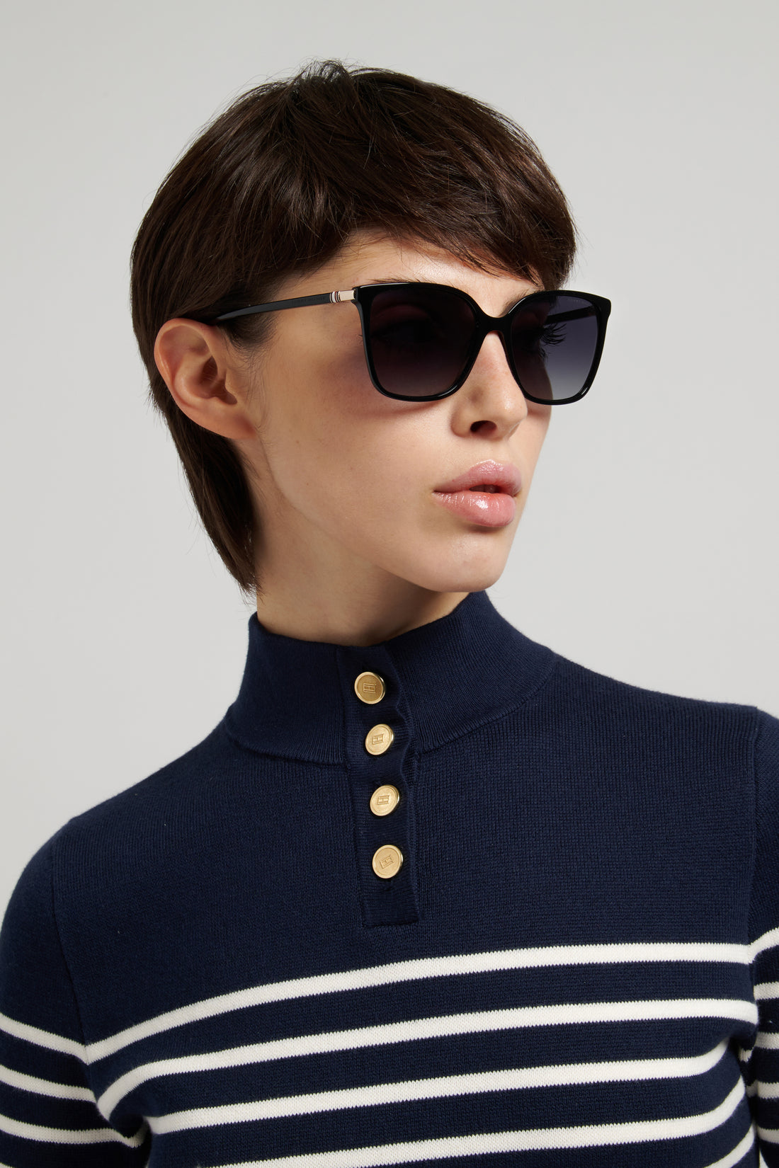 Sunglasses tommy hilfiger th 2349/s 807 9o negro cat eye femenino size 55mm - Detailed view