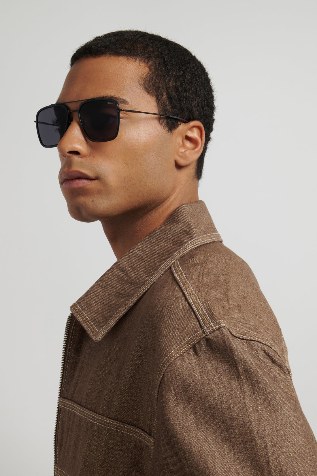 Sonnenbrillen hugo hg 1404/g/s kb7 ir grey square masculino größe 56mm - Detailansicht