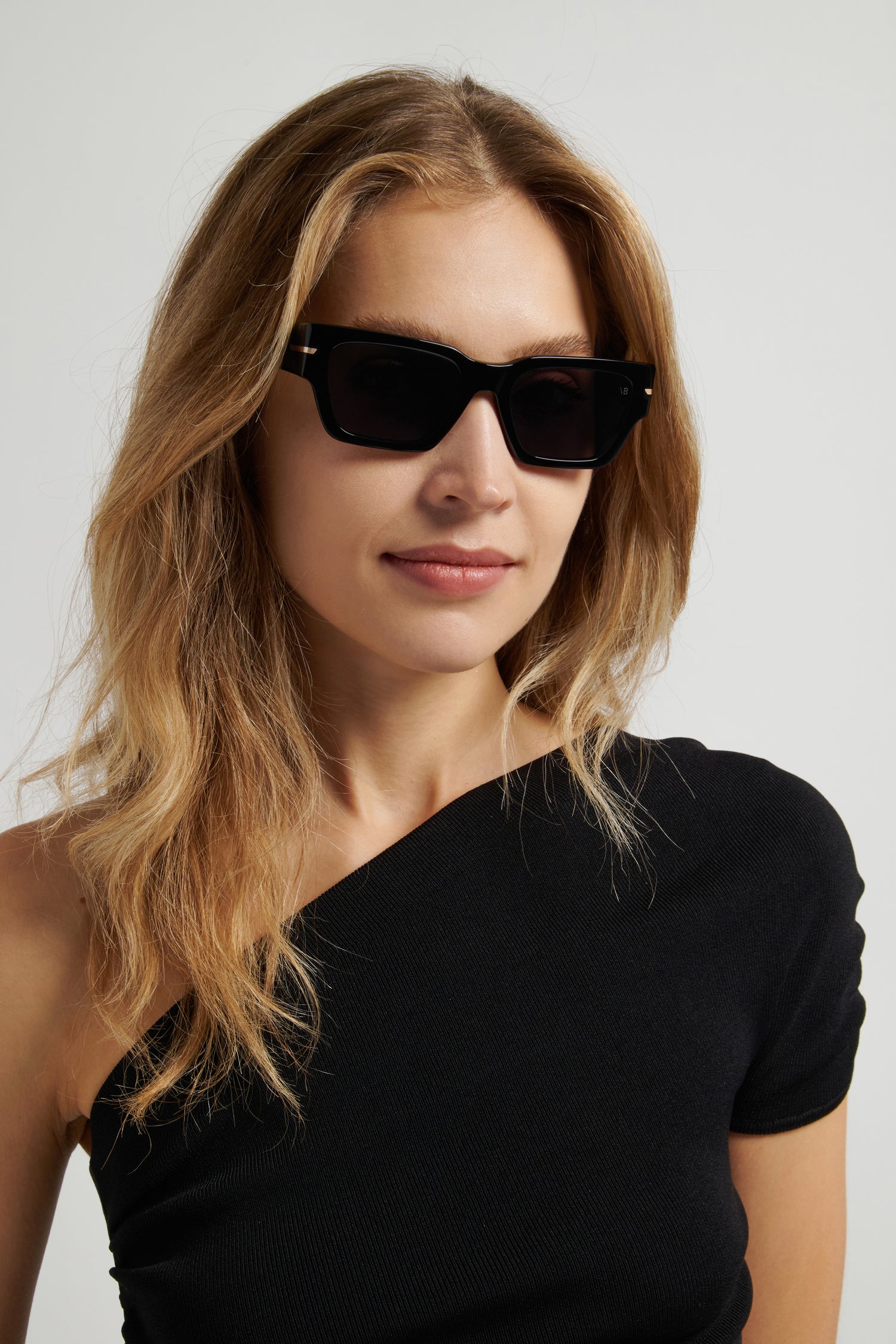 VICTORIA BECKHAM VB 7001/S 807 IR 53